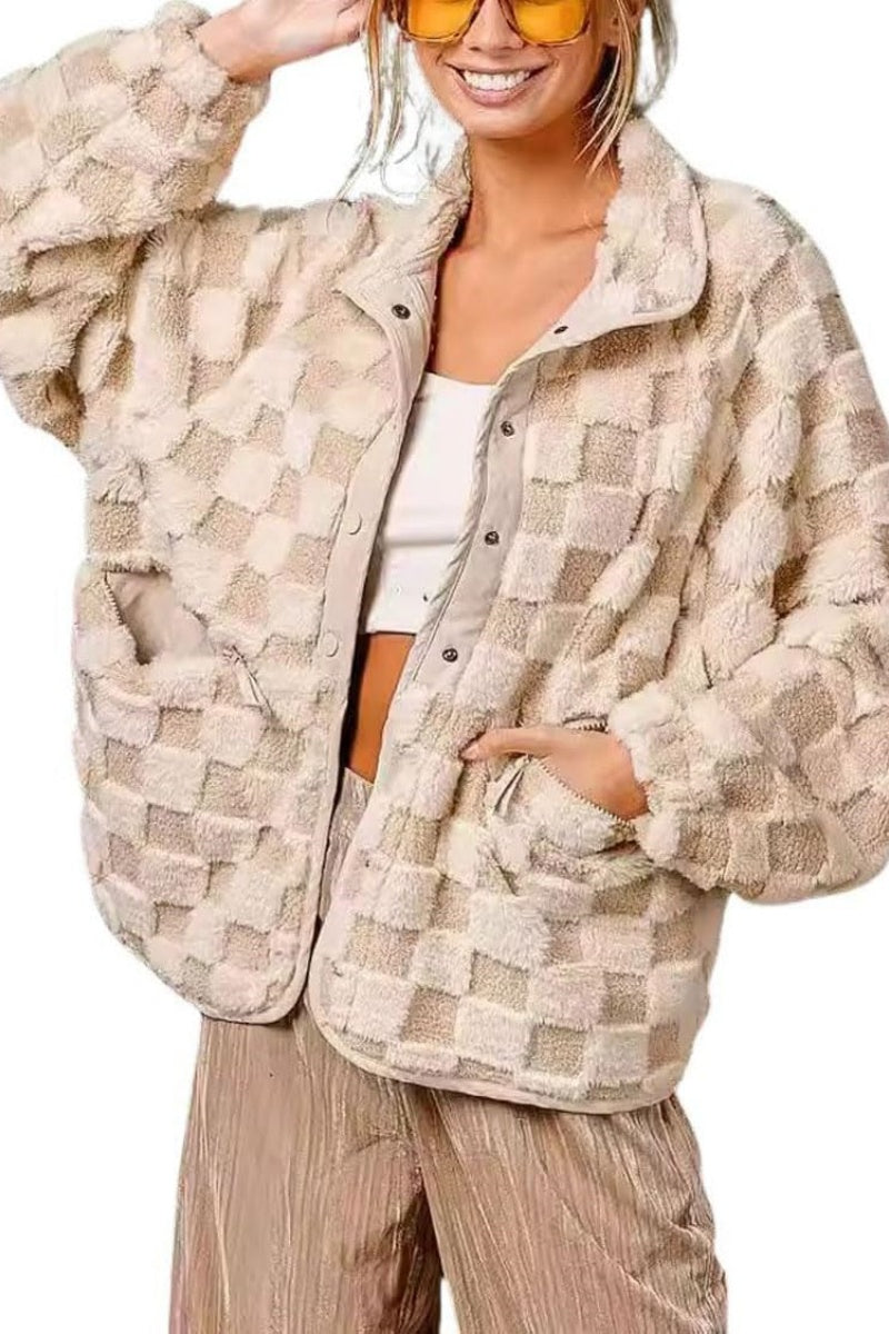 Chouyatou Women Winter Casual Checkered Fleece Jacket Fuzzy Oversized Sherpa Jacket Shacket Faux Fur Coat
