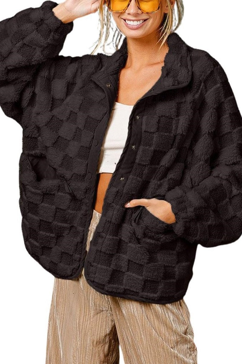 Chouyatou Women Winter Casual Checkered Fleece Jacket Fuzzy Oversized Sherpa Jacket Shacket Faux Fur Coat
