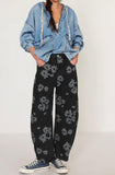 Chouyatou Women Y2k Distressed Barrel Jeans Baggy Wide Leg Jeans Floral Printed Boyfriend Patchwork Denim Pants