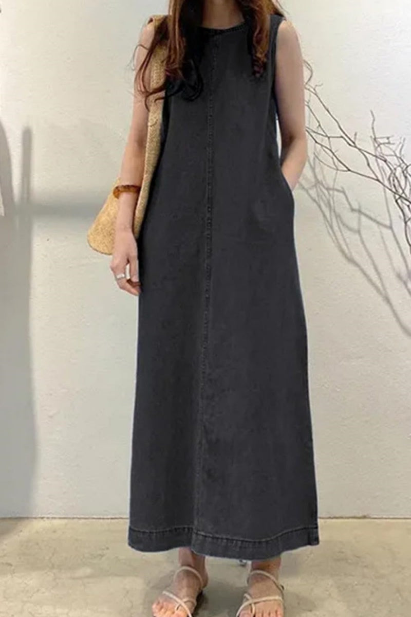 Chouyatou Womens Casual Sleeveless Maxi Denim Dress Crewneck Vintage Loose Long Tank Jean Dress with Pockets