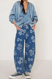 Chouyatou Women Y2k Distressed Barrel Jeans Baggy Wide Leg Jeans Floral Printed Boyfriend Patchwork Denim Pants