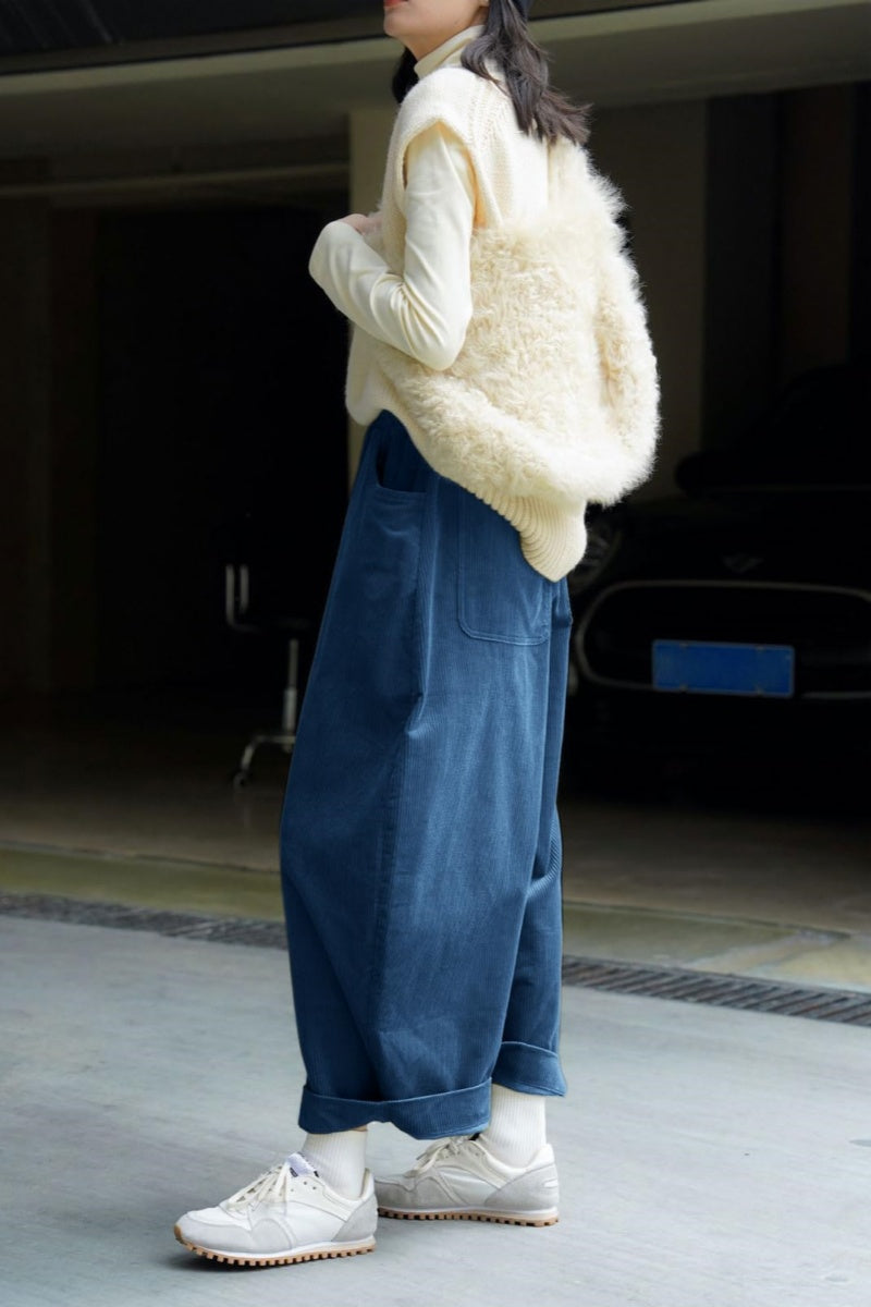 Chouyatou Women Corduroy Barrel Pants Wide Leg Vintage Mid Rise Y2k Baggy Boyfriend Pants