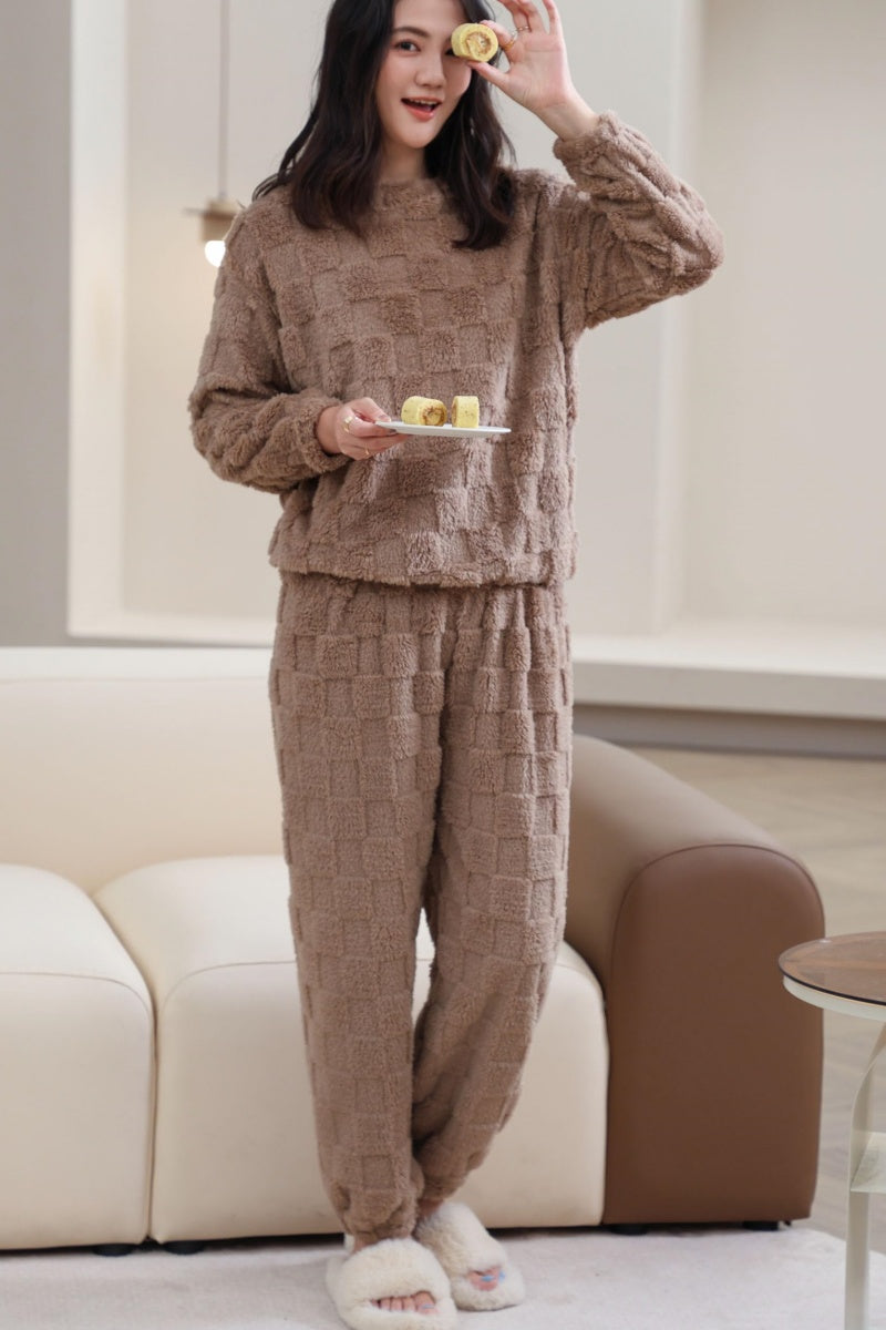 Chouyatou Women's Fluffy Pajamas Set Soft Comfy Fleece Pj Set 2 Piece Loungewear Winter Warm Sleepwear