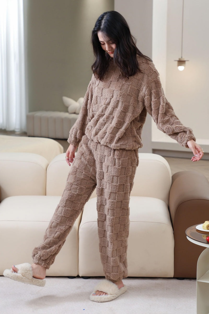 Chouyatou Women's Fluffy Pajamas Set Soft Comfy Fleece Pj Set 2 Piece Loungewear Winter Warm Sleepwear