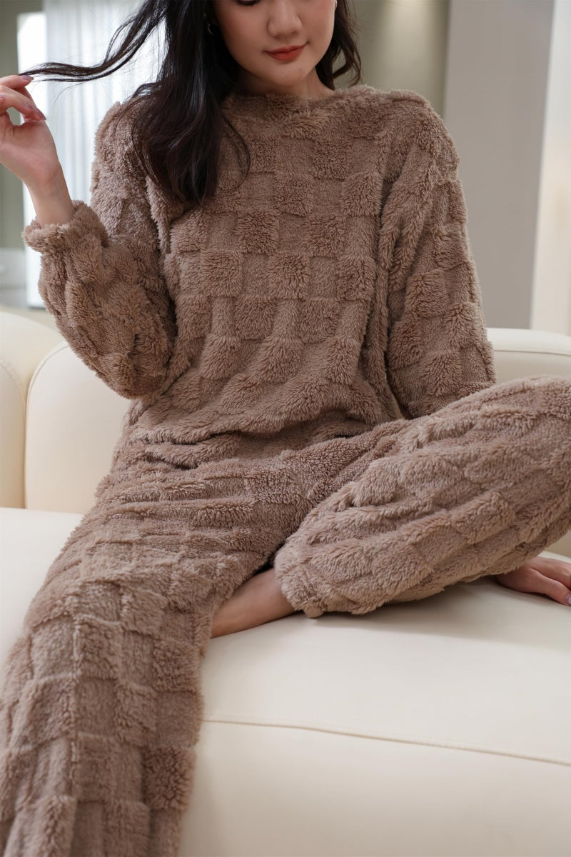 Chouyatou Women's Fluffy Pajamas Set Soft Comfy Fleece Pj Set 2 Piece Loungewear Winter Warm Sleepwear