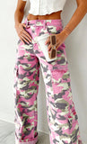 Chouyatou Women Casual Camo Print Denim Pants Y2k Wide Leg Cargo Jeans Flare Distressed Camouflage Jeans Sweatpants Pockets