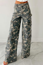 Chouyatou Women Casual Camo Print Denim Pants Y2k Wide Leg Cargo Jeans Flare Distressed Camouflage Jeans Sweatpants Pockets