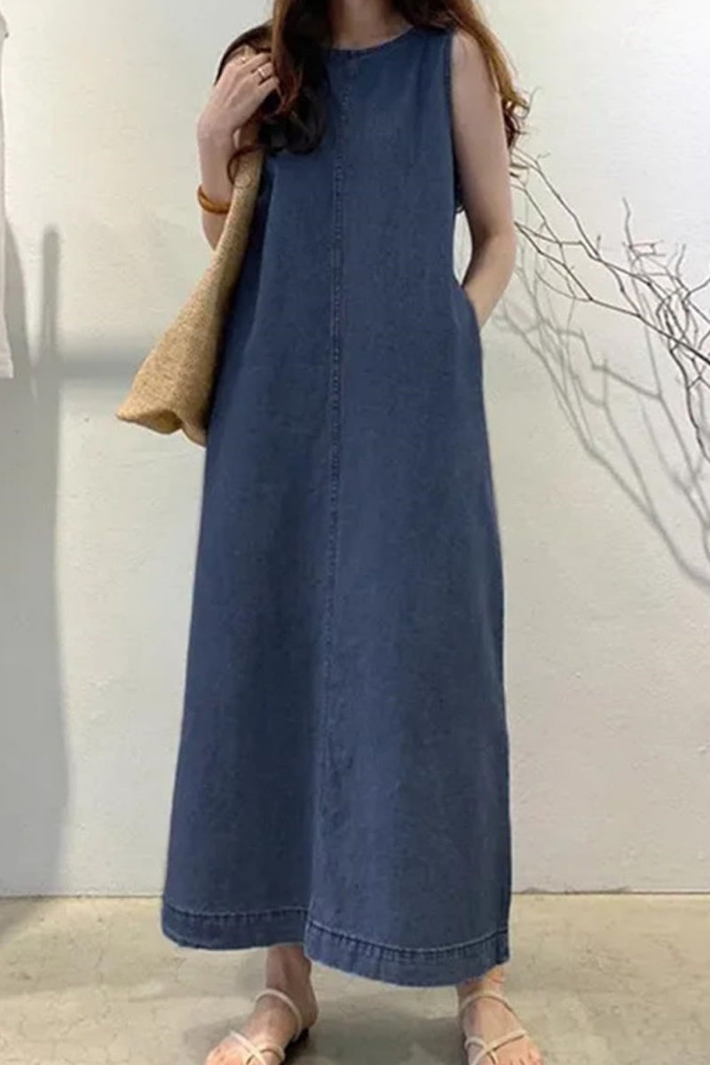 Chouyatou Womens Casual Sleeveless Maxi Denim Dress Crewneck Vintage Loose Long Tank Jean Dress with Pockets