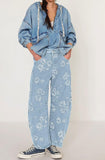 Chouyatou Women Y2k Distressed Barrel Jeans Baggy Wide Leg Jeans Floral Printed Boyfriend Patchwork Denim Pants