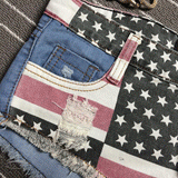 Chouyatou Women's Low-Rise American Flag Print Daisy Duke Ripped Denim Shorts - CHOUYATOU